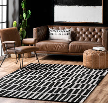 Load image into Gallery viewer, NuLoom Large Hand Tufted Lemuel Area Rug (Warehouse Item)
